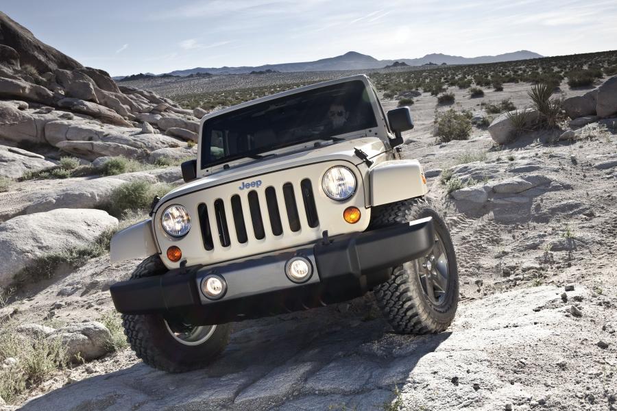  Jeep Wrangler Unlimited Mojave 2011 года  (фото 32 из 46)